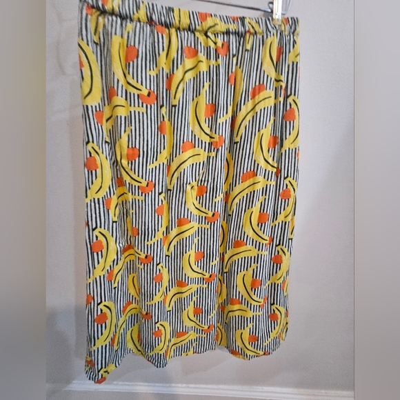 Striped Button-Up Midi Skirt With Banana And Orange Pattern - Picture 4 of 4